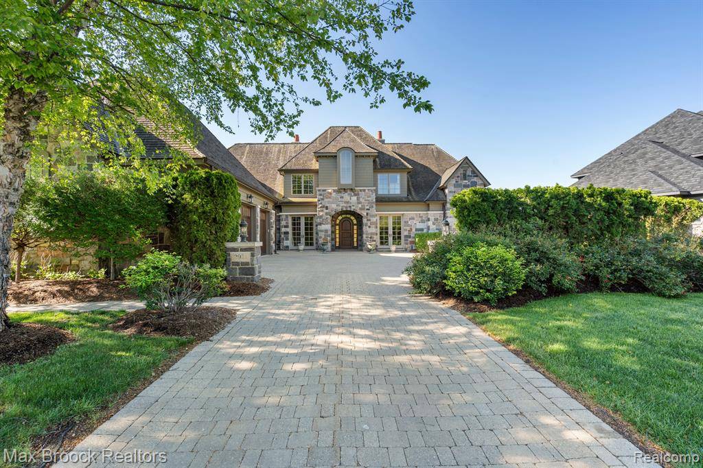 2921 Turtle Pond Court, Bloomfield Hills, MI 48302 0720