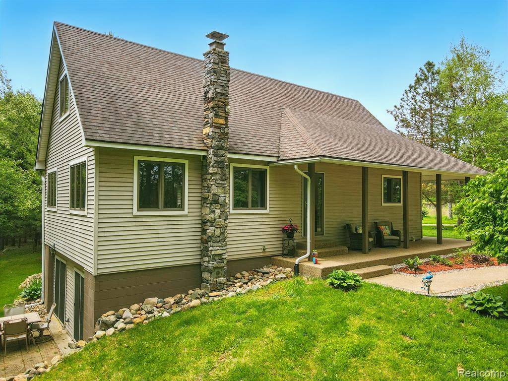 Almont, MI 48003 9629,5960 Kidder Road