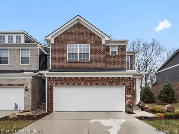 Rochester, MI 48307 4946,764 HUMMINGBIRD Drive