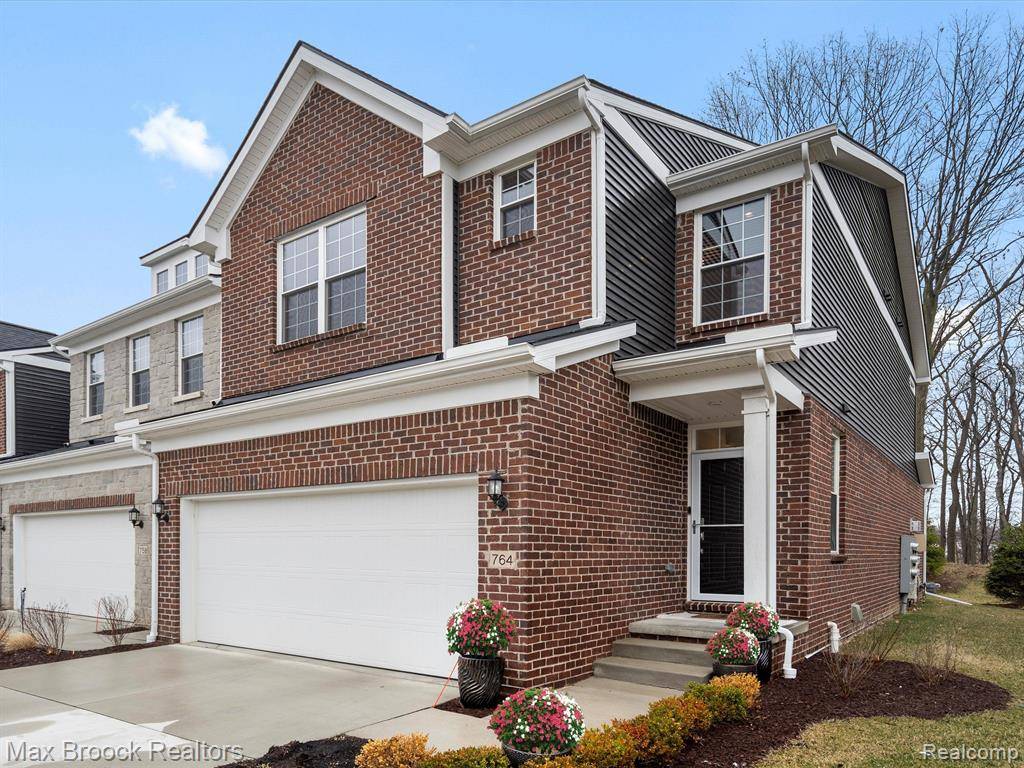 764 HUMMINGBIRD Drive, Rochester, MI 48307 4946