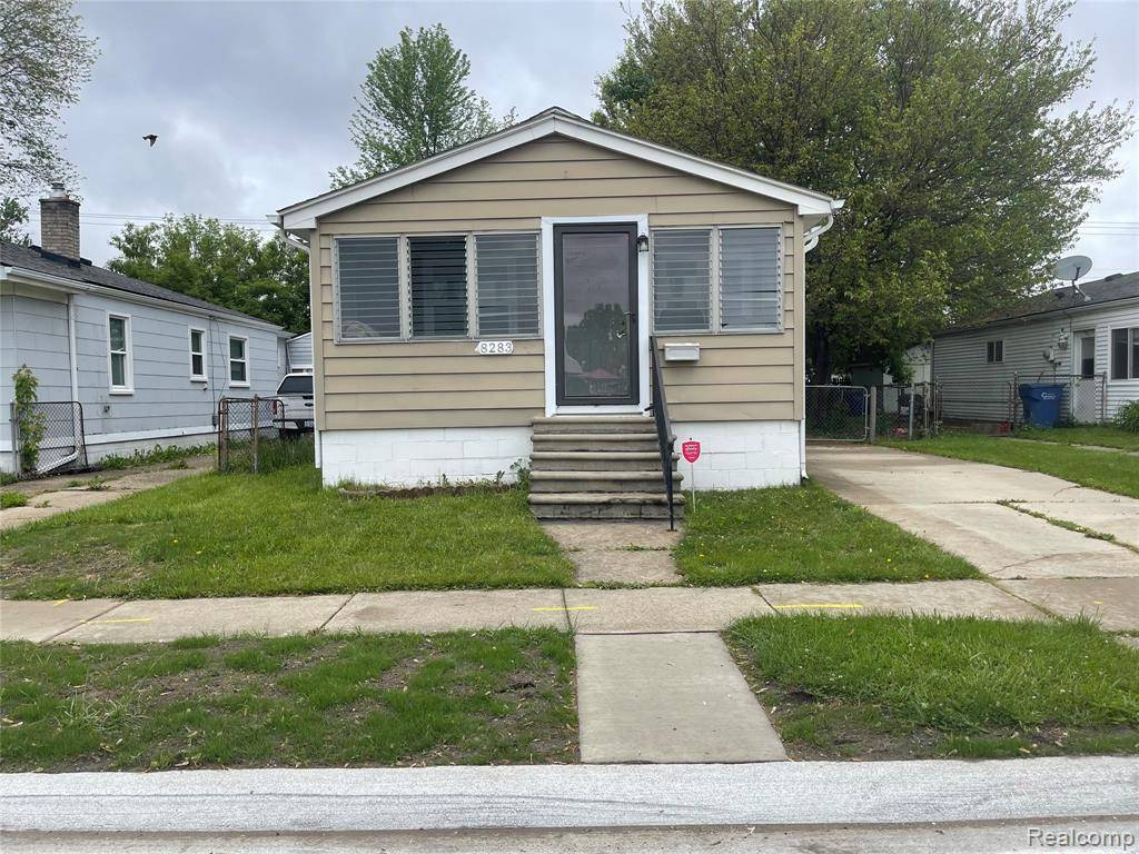 8283 Paige Avenue,  Warren,  MI 48089 1627