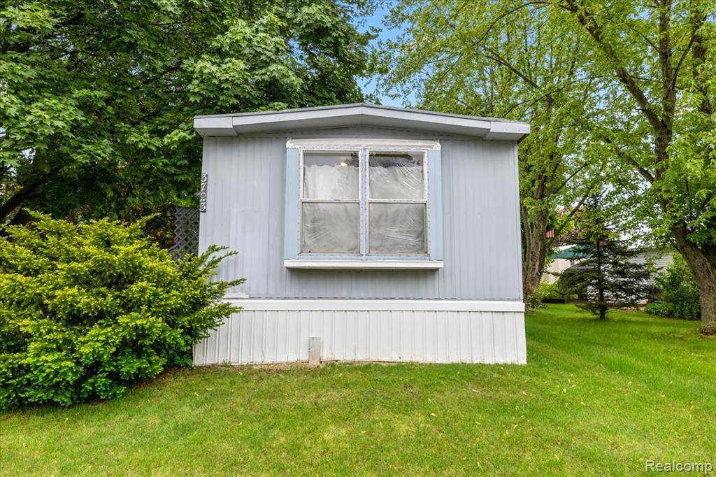 3723 Pinoak Street, Clarkston, MI 48348