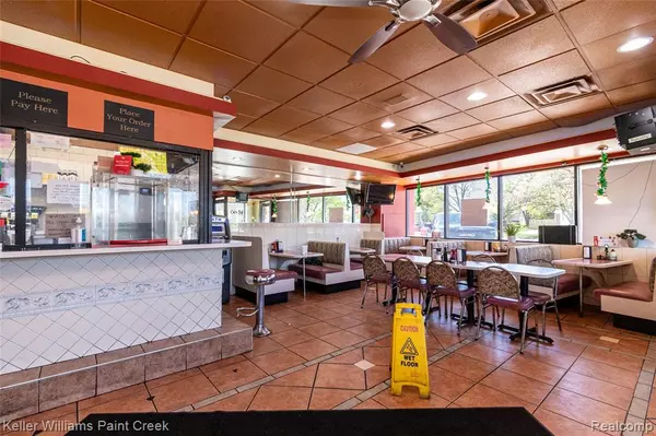 Harper Woods, MI 48225 1914,19840 Kelly Road