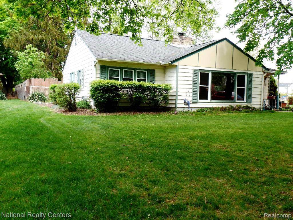 Tecumseh, MI 49286 1151,903 Burt Street