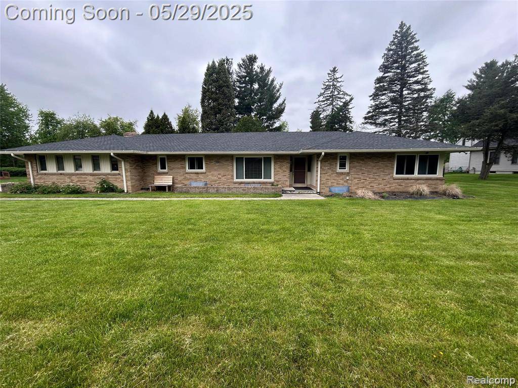 Burton, MI 48509 1373,2211 N Sycamore Drive