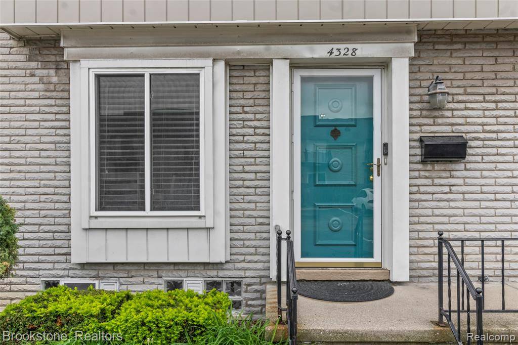 4328 15 Mile Road, Sterling Heights, MI 48310 5409