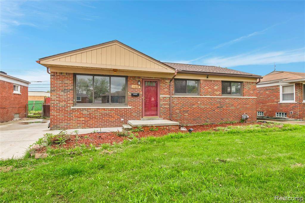 Saint Clair Shores, MI 48081 2703,21608 Barton Street