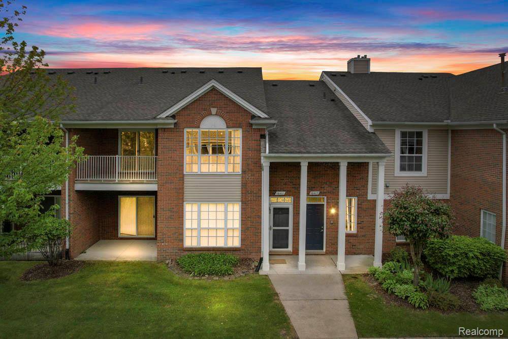 16417 CHATHAM Drive, Macomb, MI 48044 4071