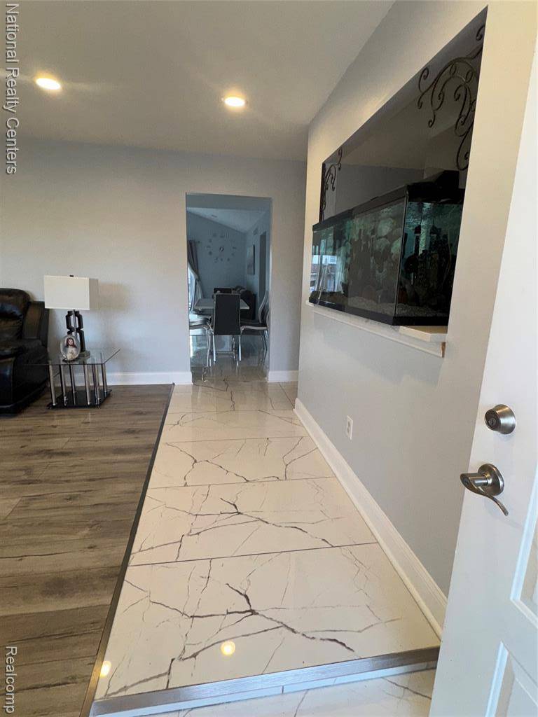 Sterling Heights, MI 48310 3017,38217 Pinebrook Drive