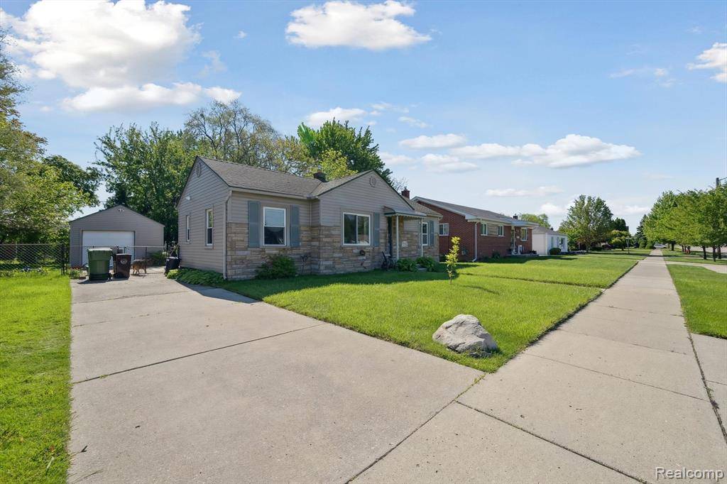 Southgate, MI 48195 1965,14639 Trenton Road