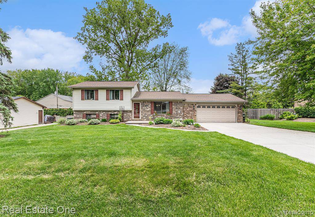 Rochester Hills, MI 48309 4123,3714 DONLEY Avenue