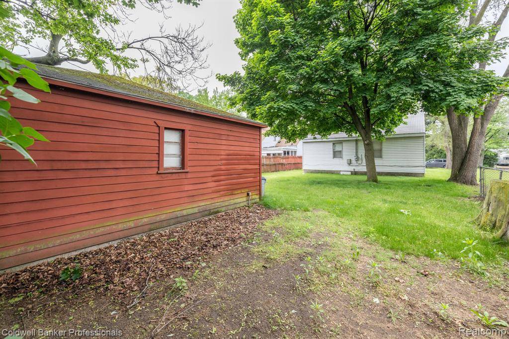 Romulus, MI 48174 1236,36831 PORTER Street