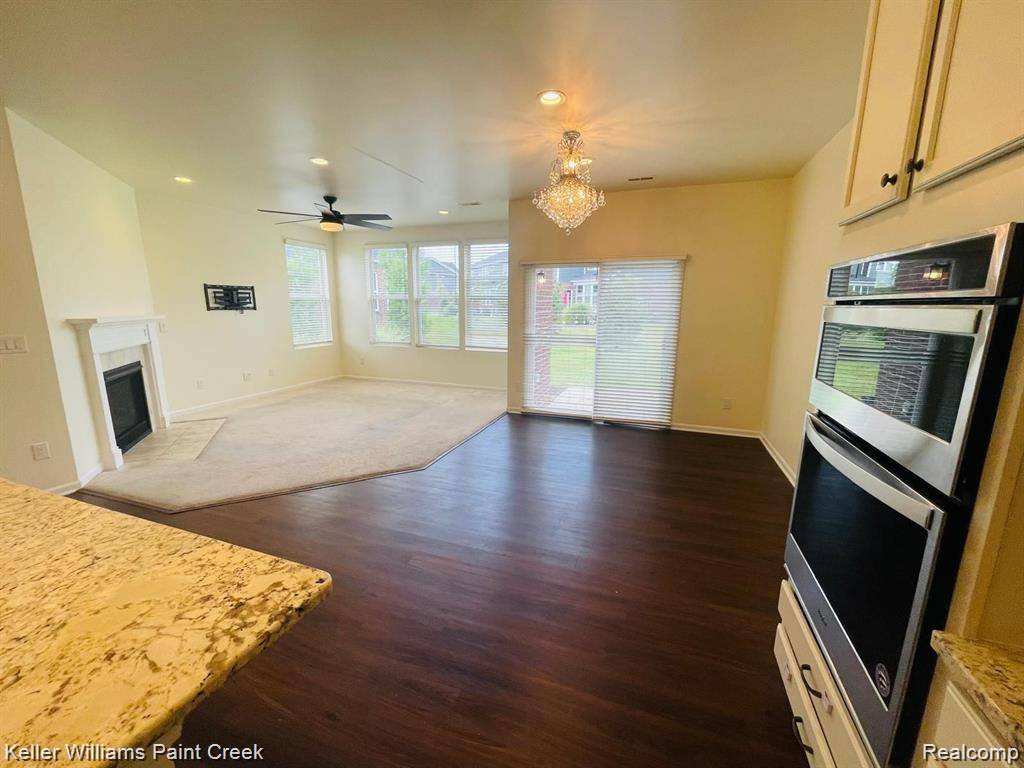 Novi, MI 48375 3005,43478 Chancellor Lane