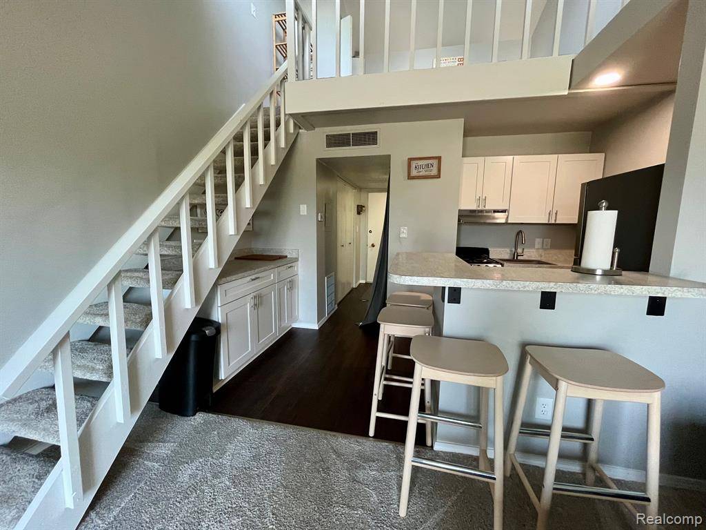 6210 Tennis Court, Bay City, MI 48706