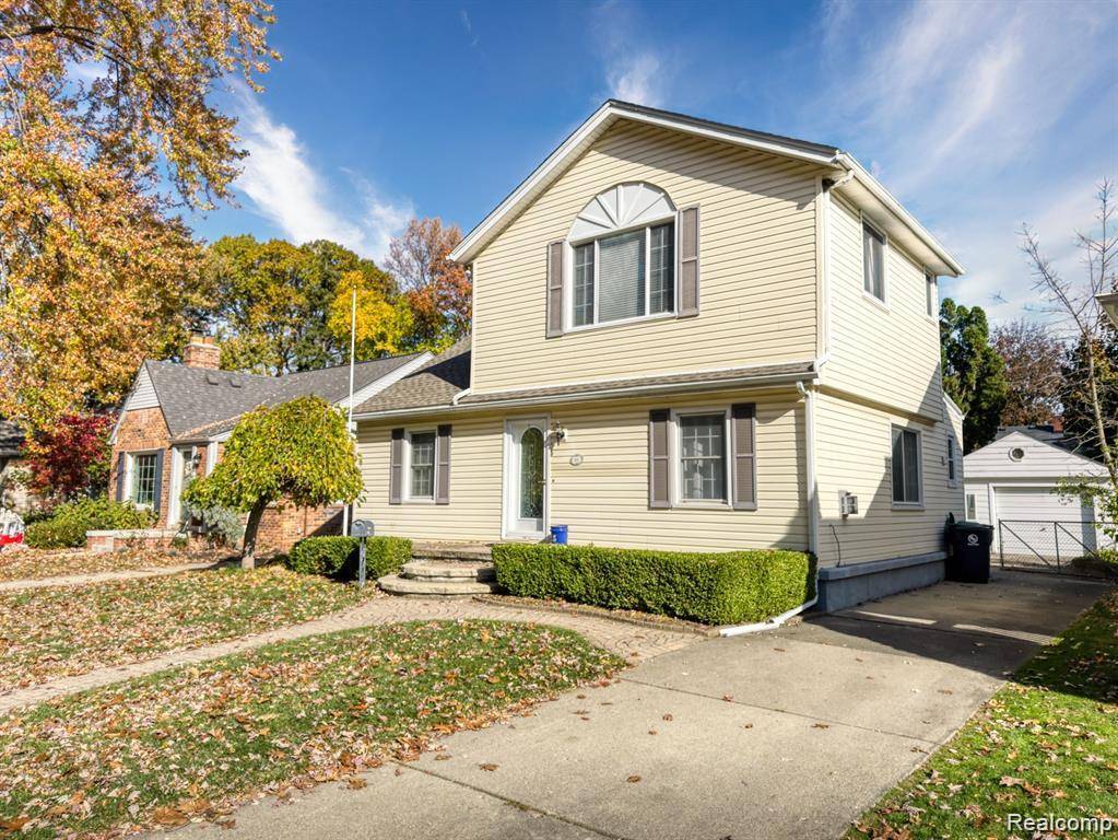 Royal Oak, MI 48067 3610,806 N Altadena Avenue