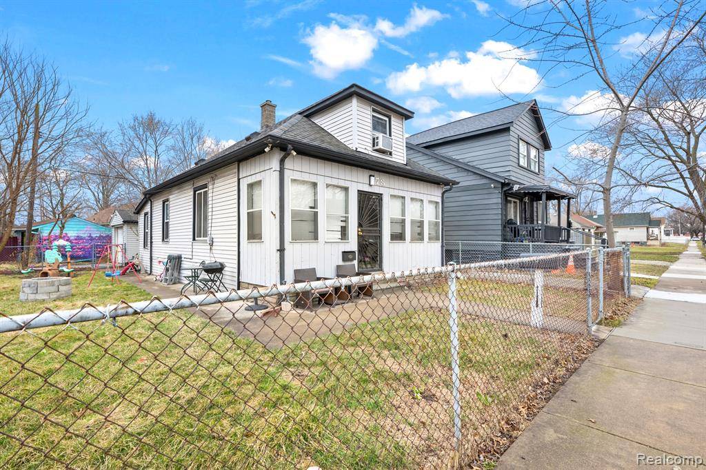 Ecorse, MI 48229 1844,78 E AUBURN Street
