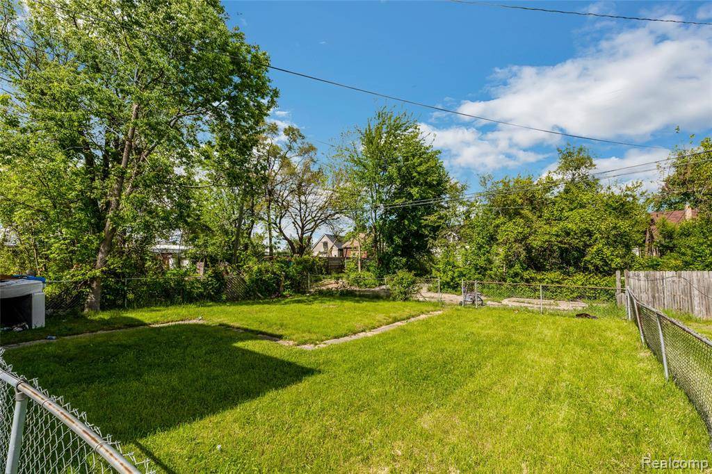 Detroit, MI 48214 1643,4666 Lillibridge Street