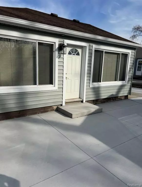 3293 Talbot Drive, Troy, MI 48083 5094