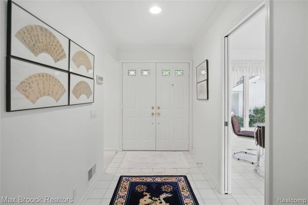 Bloomfield Hills, MI 48304 1253,1816 Ledbury Drive