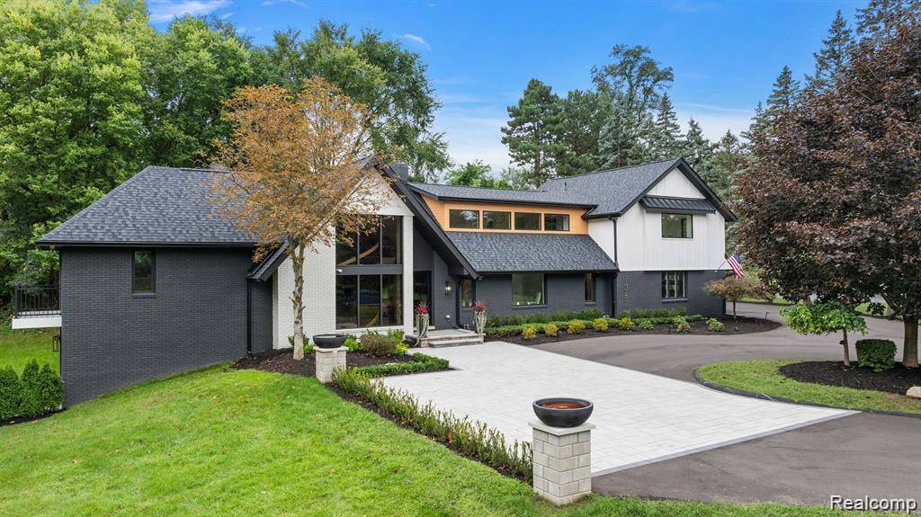 1367 W LONG LAKE Road, Bloomfield Hills, MI 48302 1336
