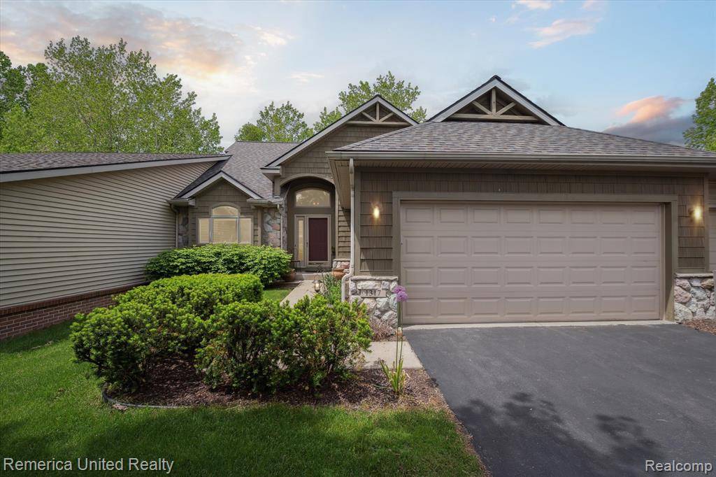 1317 PEPPERGROVE Drive, Brighton, MI 48116 6784