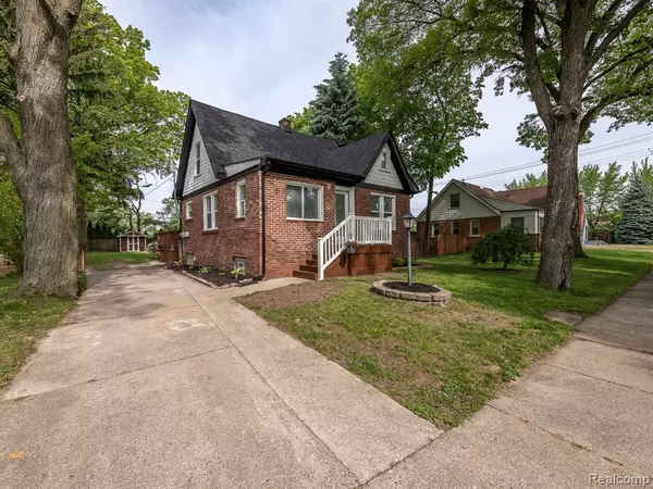 3914 GRINDLEY PARK Street, Dearborn Heights, MI 48125 2220