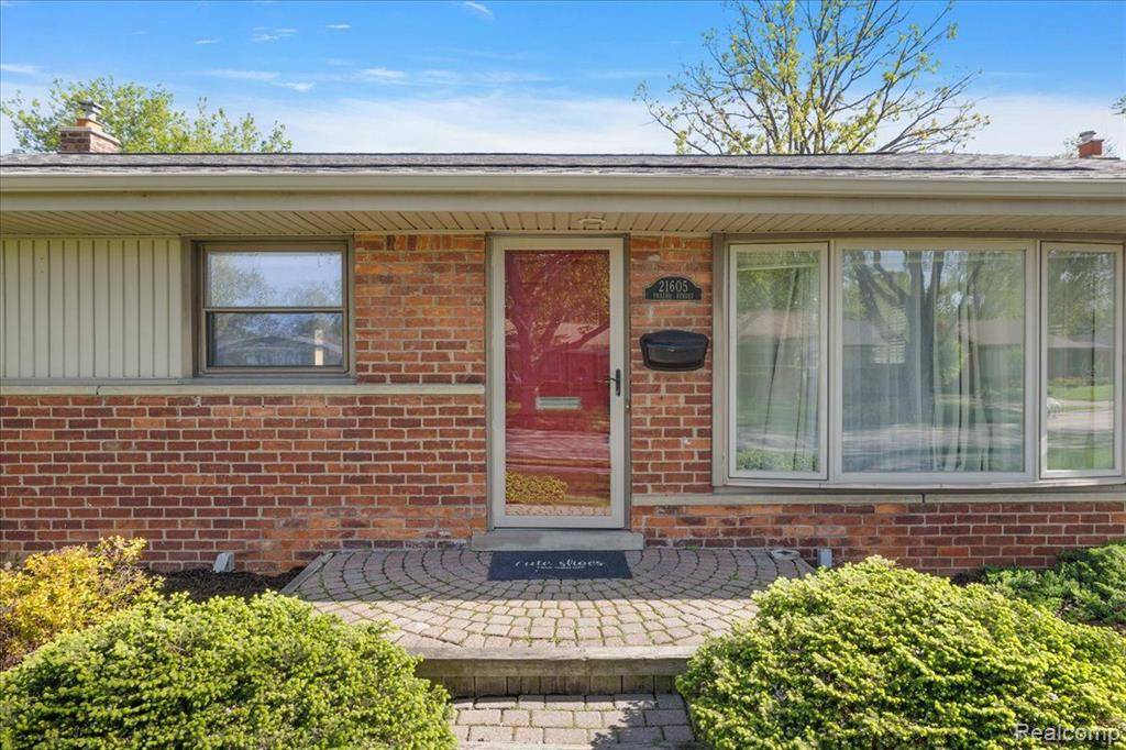 Saint Clair Shores, MI 48081 2855,21605 FRAZHO Street