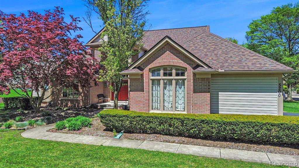 Commerce Twp, MI 48382 4837,5200 BRIDGE Trail