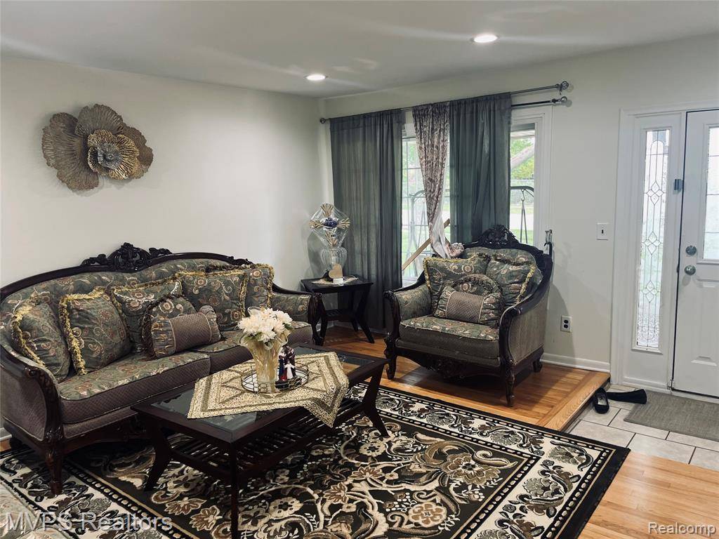 Sterling Heights, MI 48310 5029,35517 Tina Drive