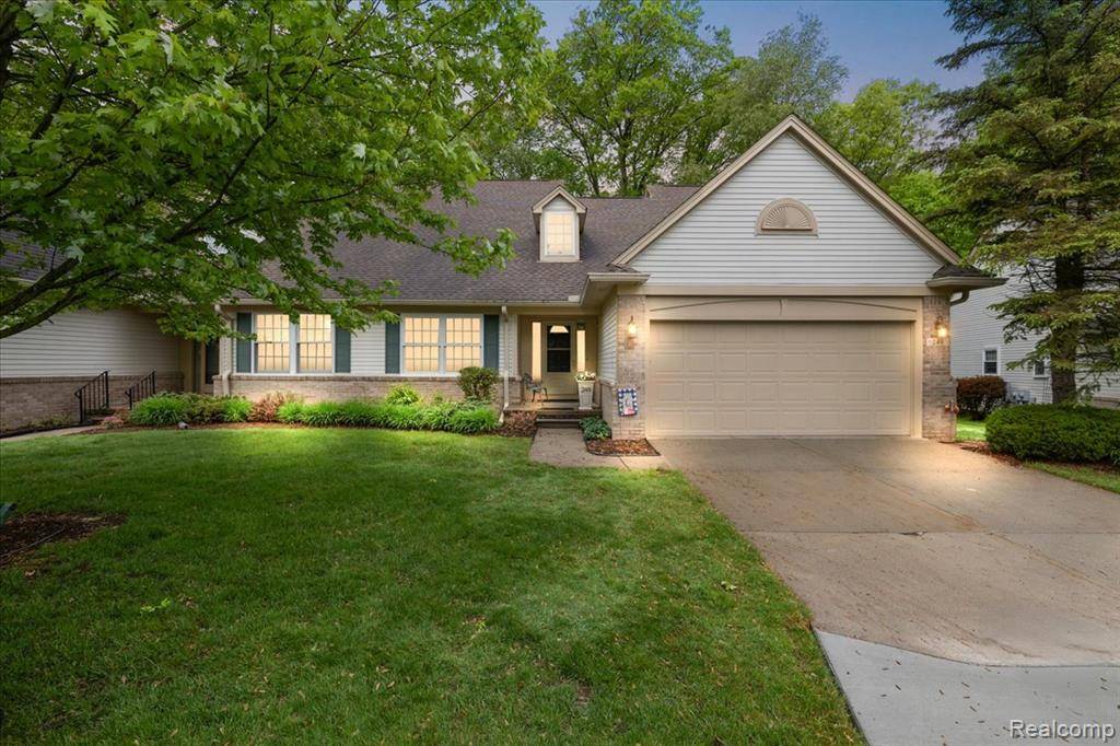 248 Four Seasons Drive, Lake Orion, MI 48360 2647