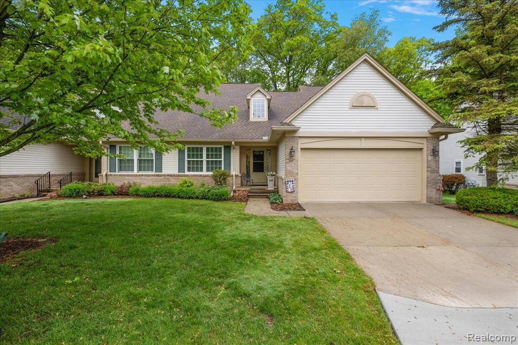 Lake Orion, MI 48360 2647,248 Four Seasons Drive