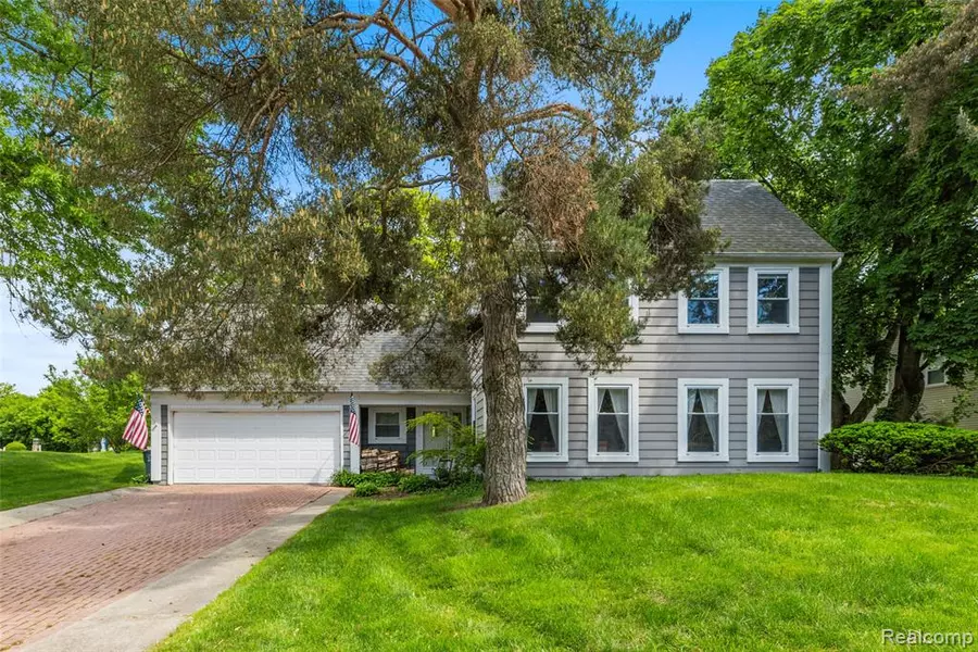 5138 Bayside Drive, Troy, MI 48098 2704