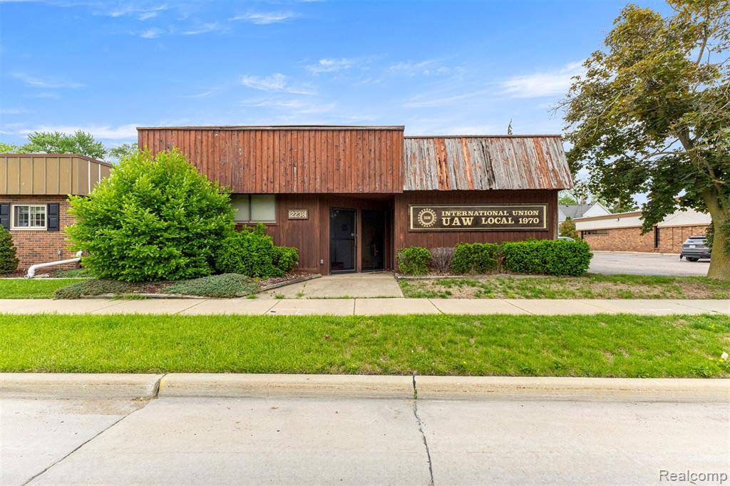 Dearborn, MI 48124 3008,2238 Monroe Street