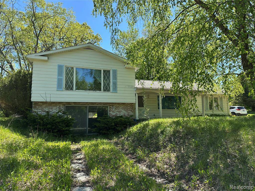 11116 N Bray Road, Clio, MI 48420 7956