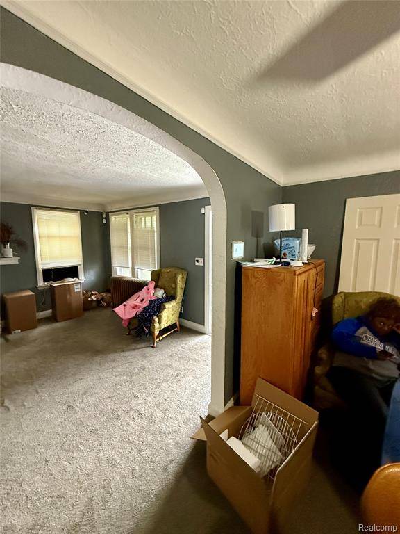 Detroit, MI 48221 2504,17586 WISCONSIN Street
