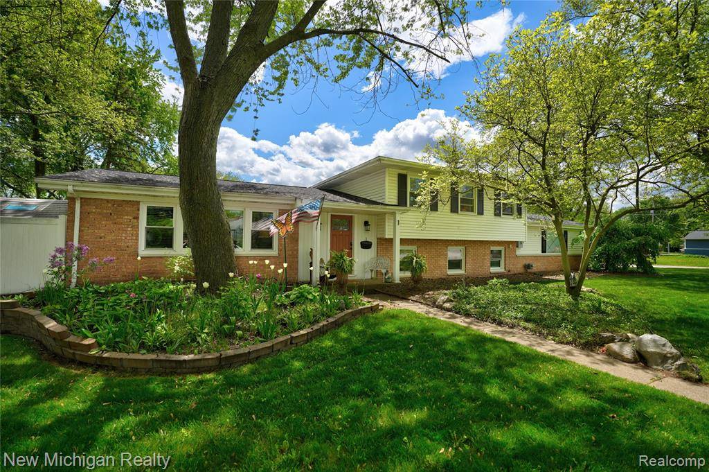 1 Sunburst Court, Frankenmuth, MI 48734 1223