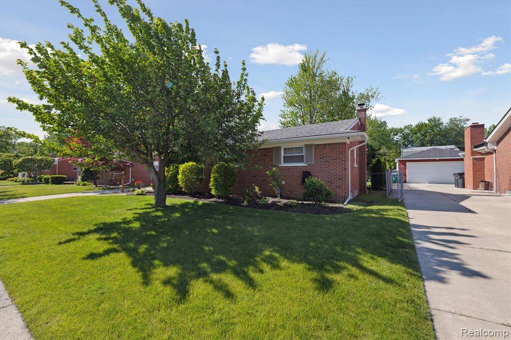 Livonia, MI 48154 3736,29846 Oakley Street