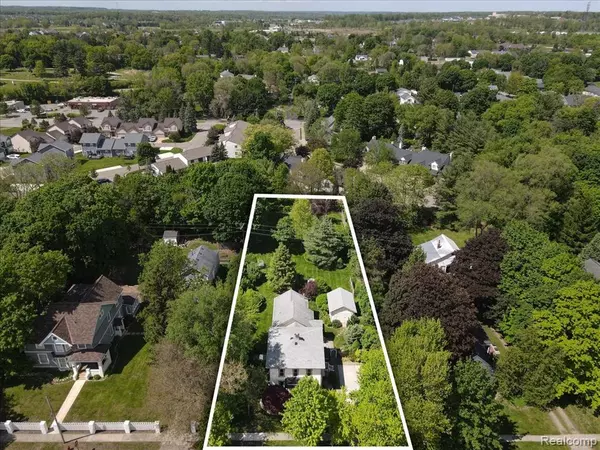 Oxford, MI 48371 4814,91 Dennison Street