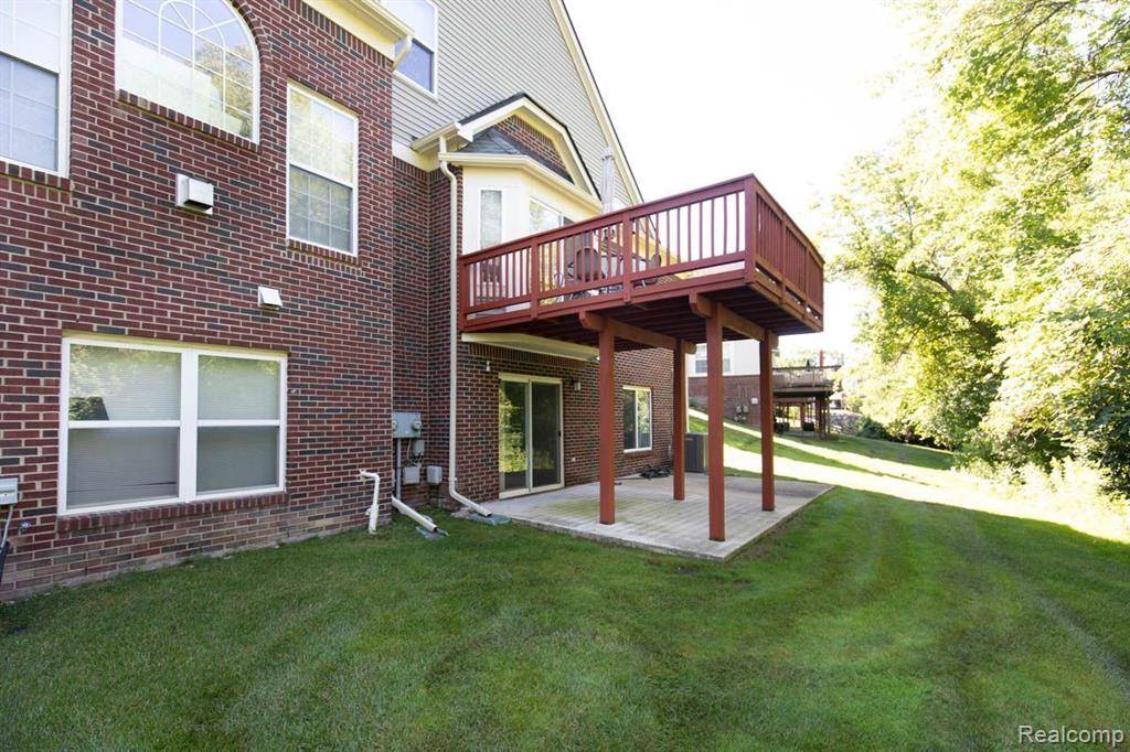 Canton, MI 48188 2254,2062 PRESERVE Circle