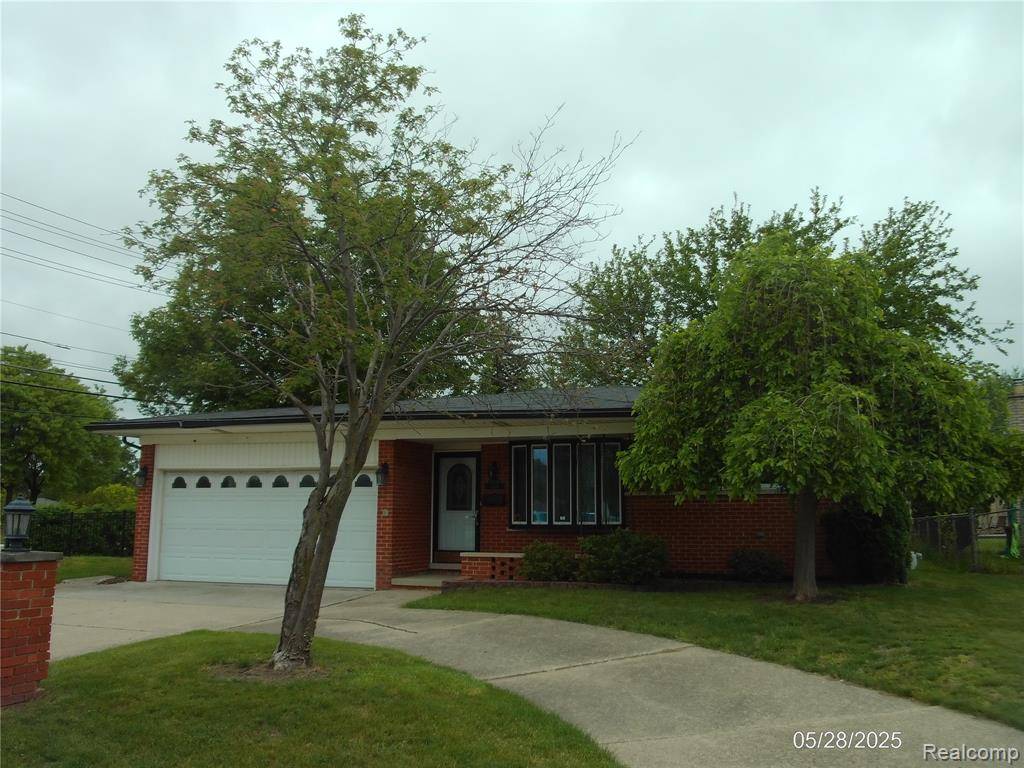 Sterling Heights, MI 48310 4656,36890 WEBER Drive