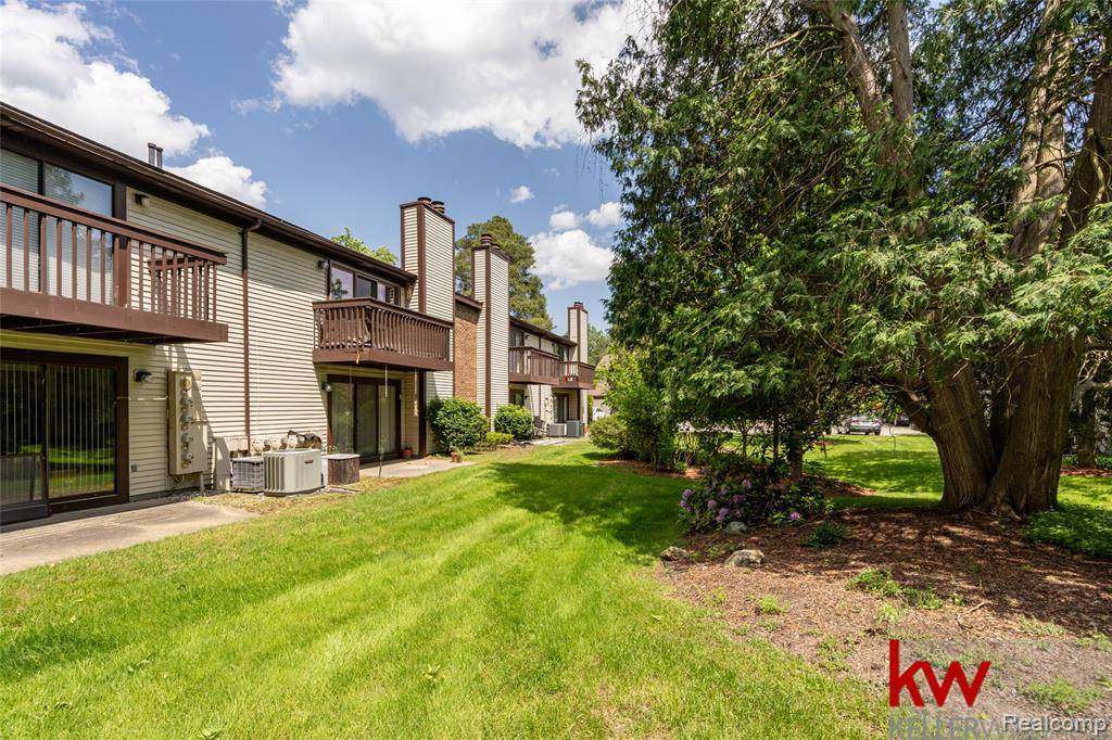 Southfield, MI 48075 5524,24327 Evergreen Road