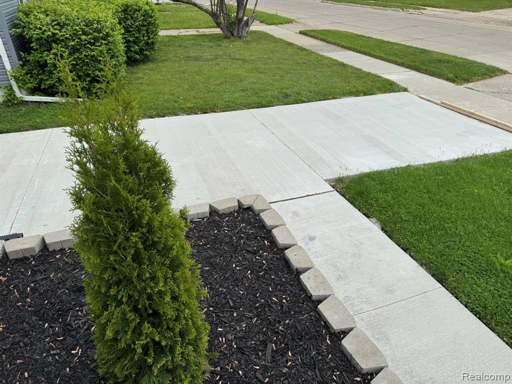 Roseville, MI 48066 3018,19031 Meier Street