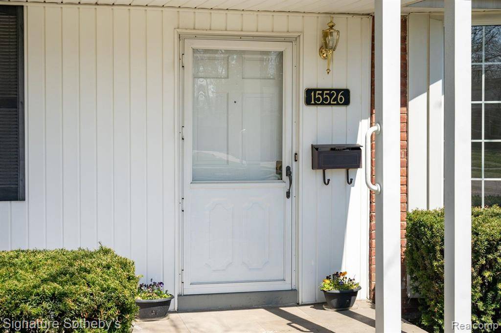 Beverly Hills, MI 48025 3300,15526 BUCKINGHAM Avenue