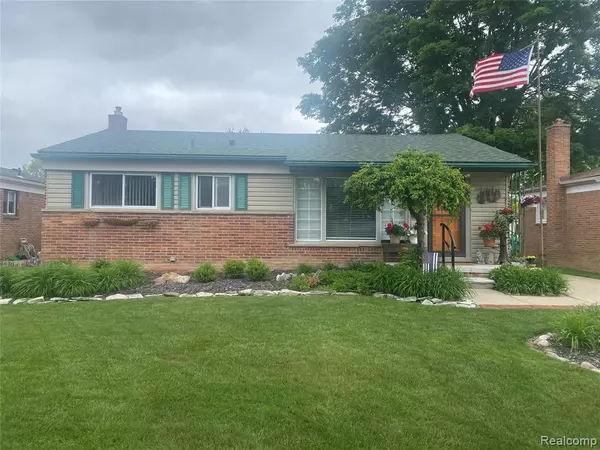32994 Sheridan Street, Garden City, MI 48135 1070