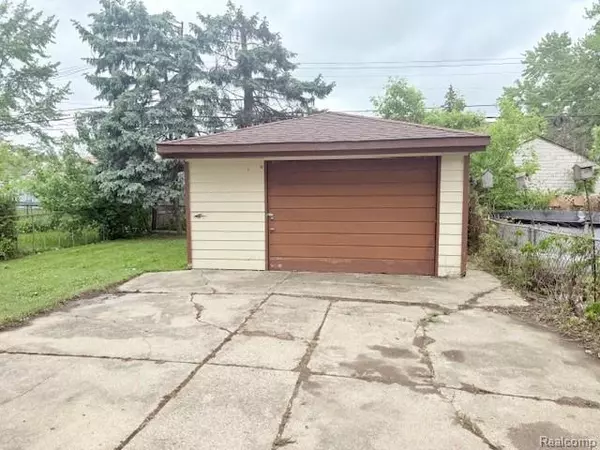 Eastpointe, MI 48021 1738,22782 Rein Avenue