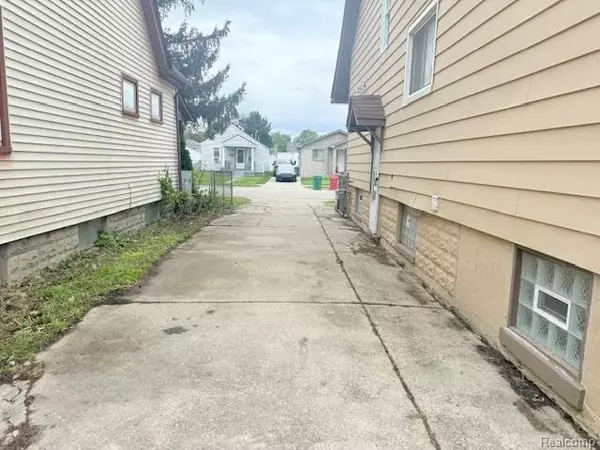 Eastpointe, MI 48021 1738,22782 Rein Avenue