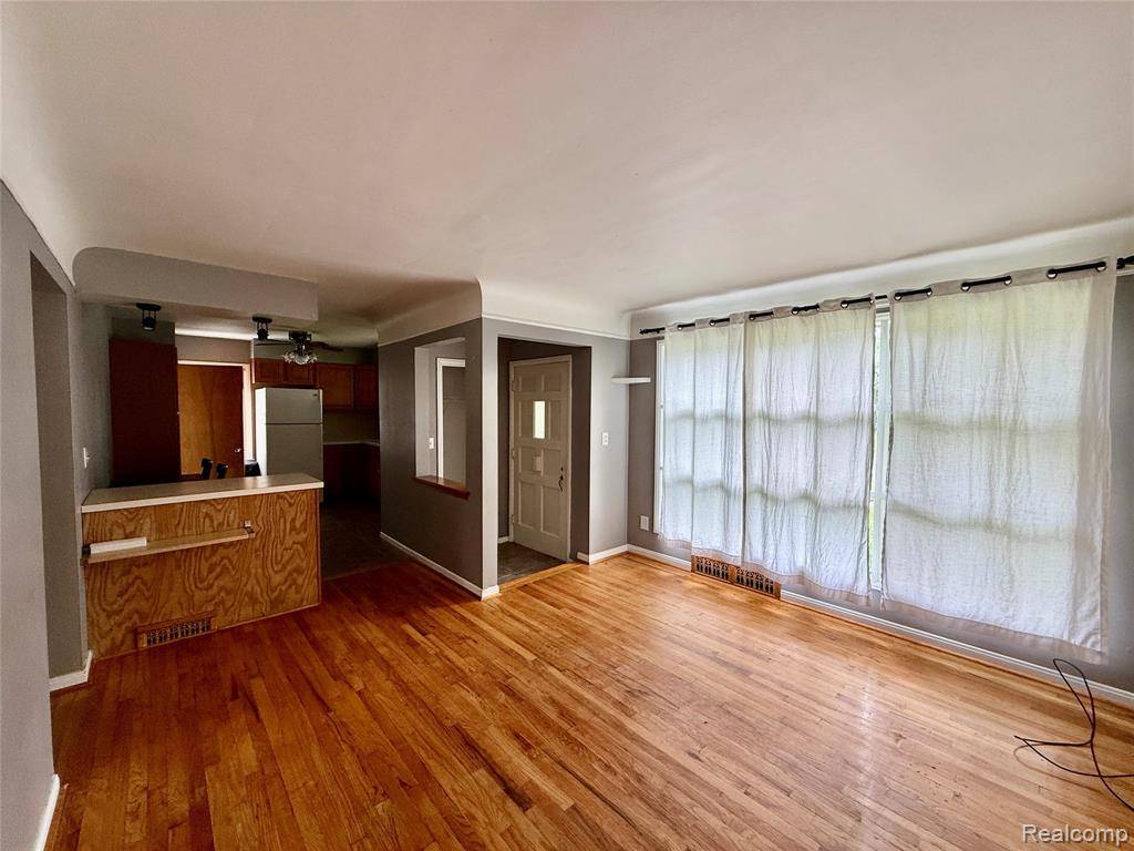 Redford, MI 48240 1666,19718 Denby