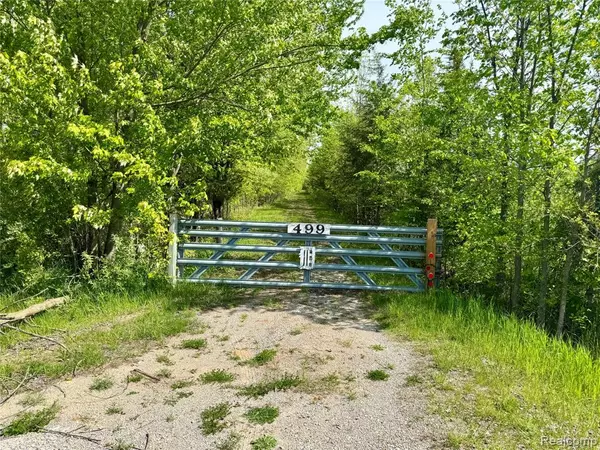 499 E Winegars Road, Gladwin, MI 48624 8476