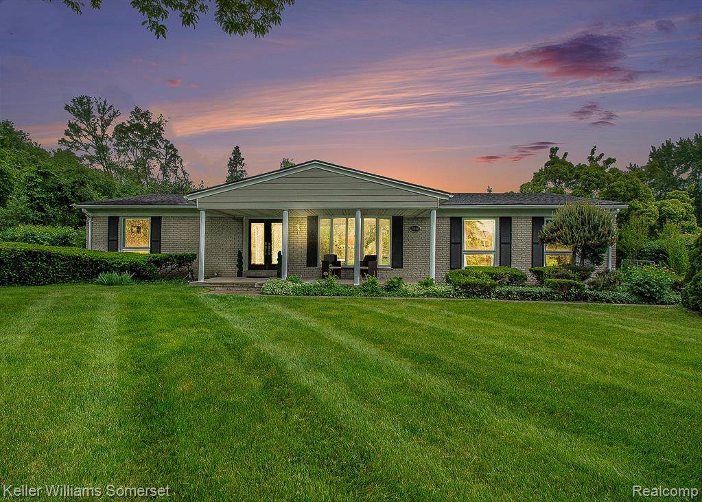 Bloomfield Hills, MI 48302 1052,2840 Rossmoor Circle