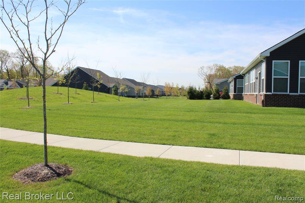 Lake Orion, MI 48359 2085,4145 Avery Road